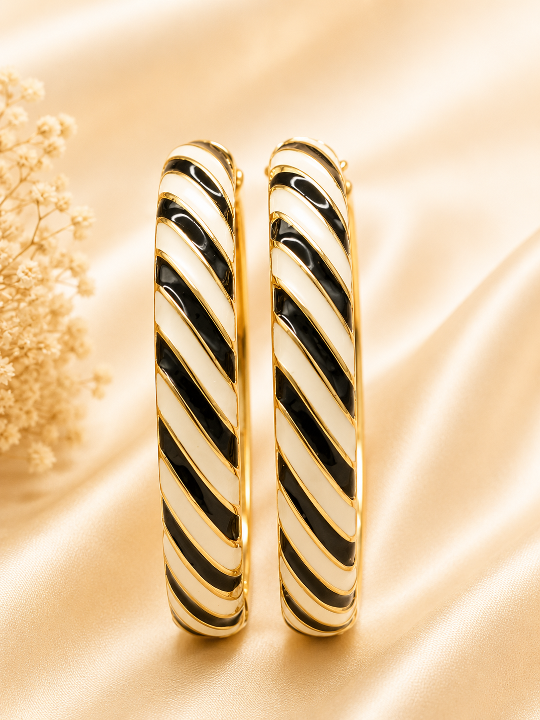 Zebra Spiral Black and White Striped Enamel Hinged Bracelet - Image 2