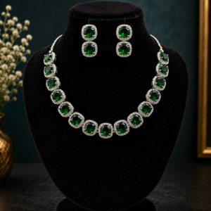 Elegant Emerald Green Crystal Collar Necklace and Matching Studs Set